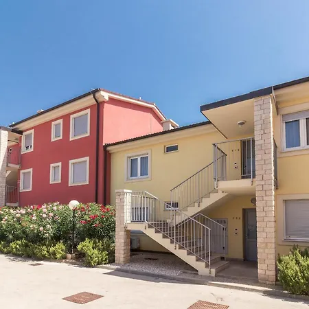 レジデンス スーペリアー デル マー アパートホテル