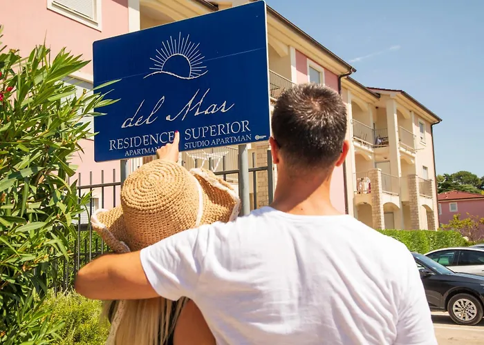 アパートホテル レジデンス スーペリアー デル マー バニョレ