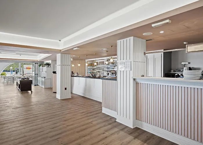 アパートホテル レジデンス スーペリアー デル マー バニョレ