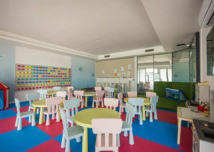 レジデンス スーペリアー デル マー 4*